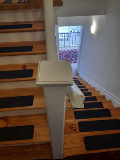 Exklusive und großzügige 5-Zimmer-Maisonettewohnung mit Balkon – Treppe in DG