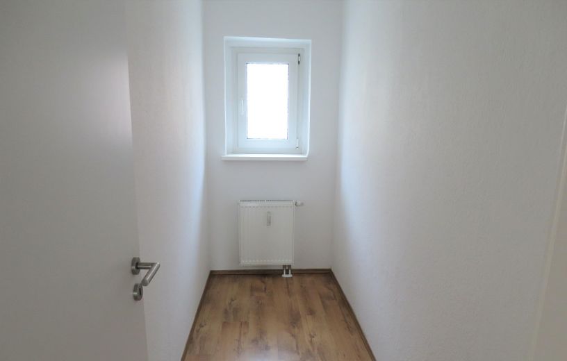 Hochwertige und Schöne 2-Raumwohnung in guter Lage mit EBK – Abstellraum