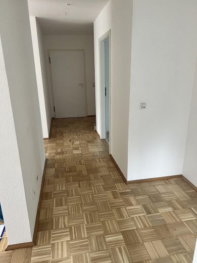 Flur mit Wohnungstür