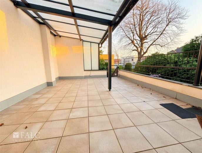 Zwei Chancen. Eine Adresse - attraktive Gewerbeeinheit mit separater Wohneinheit – Terrasse