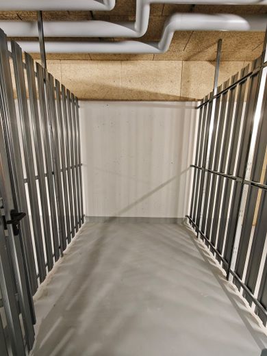 2 Zi-Wohnung Erstbezug ab 1.11. fußläufig 8 min zu U-und S-Bahn – Kellerabteil