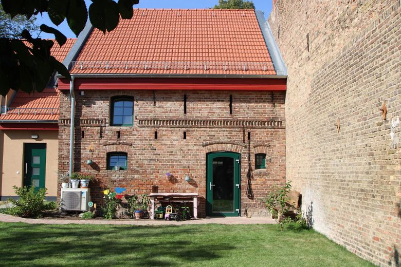 Provisionsfrei: Exklusives EFH mit Remise bei Potsdam & Berlin – Backsteinremise