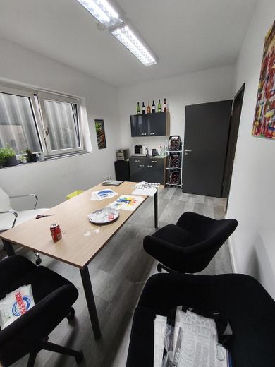 Edificio residencial y comercial con nave, oficinas, vivienda, jardín 507qm – Foto 7