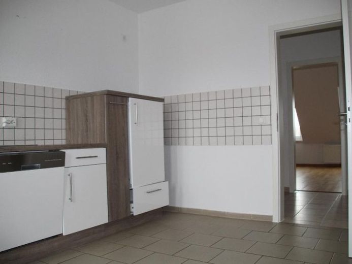 Großzügige 2,5-Zimmer-DG-Wohnung mit EBK und Kaminofen - Ab sofort – Foto 1