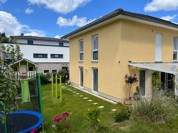 -Senza provvigione- Villa cittadina di recente costruzione a Bad Schwalbach – efficiente dal punto di vista energetico – Foto 1
