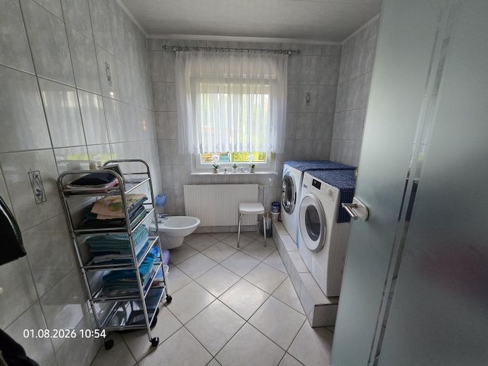 Casa unifamiliar bien cuidada con luminoso apartamento abuhardillado – Foto 18