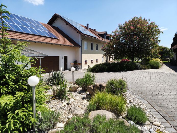 Unverbaubare Alleinlage - perfekte Anbindung in die Stadt und nach Passau, naturnah wohnen! – Einfahrt