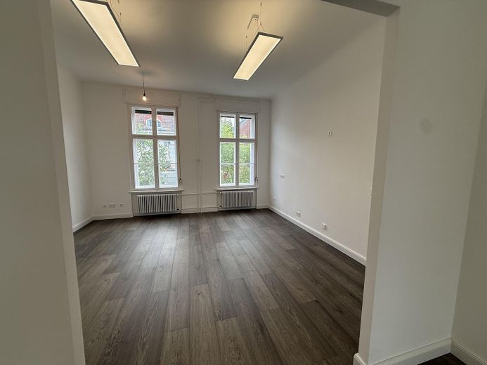 Commercial space for medical practice, practice, cosmetics, massage, office or law firm in RUDOW, 160 m2 for rent – Photo 13