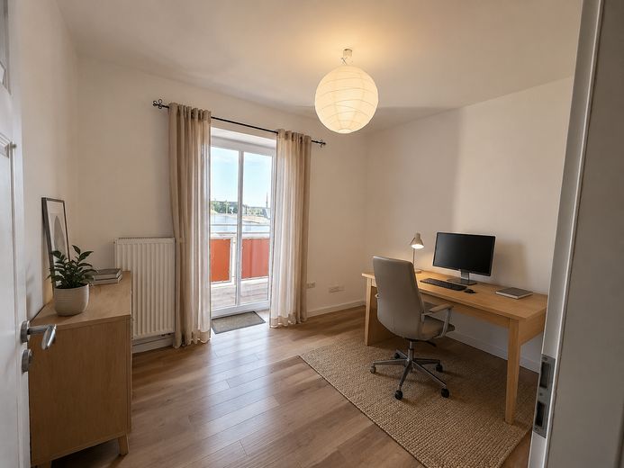 Attraktive 3-Zimmer-Maisonette mit Balkon und Schlossblick in zentraler Lage von Schwerin – Arbeitszimmer virt. möbliert