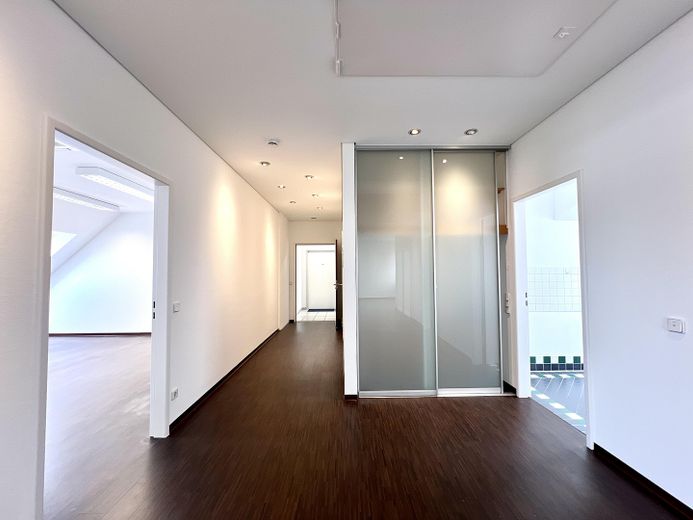 Moderne Büro-/Praxisfläche im Stadtzentrum Hanau! **direkt vom Eigentümer** – Ansicht Flur