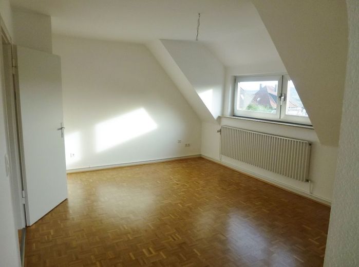 Fröndenberg: Hallo Singles, hier bin ich. Also nimm mich! – Wohnbereich