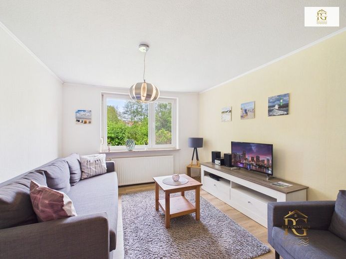 Charmantes Einfamilienhaus mit separater moderner Ferien-Wohnung in Neuhaus (Oste) Nordseenähe-Fewo sofort vermietbar – Wohnzimmer / Schlafzimmer Ferienwohnung