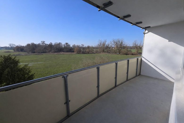 Sonniger Balkon mit traumhafte