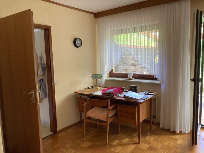 Charming detached house with a large garden in a quiet location on the edge of the forest (Wieterwald) – Wohnzimmer