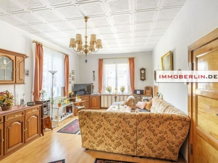 IMMOBERLIN.DE - Klassisches Haus mit großem Garten in Harmonielage am Stadtrand – Foto 1
