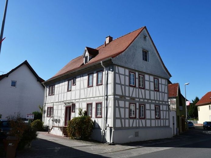 Casa trifamiliare a Riedstadt-Crumstadt – ristrutturata con materiali di pregio e versatile – Foto 1