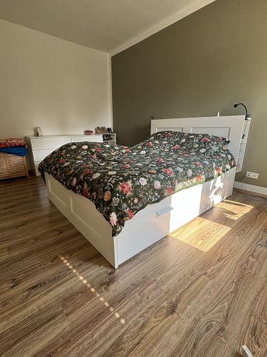 Attraktive 3-Zimmer-Loft-Wohnung mit Garten in Hilden – Schlafzimmer 