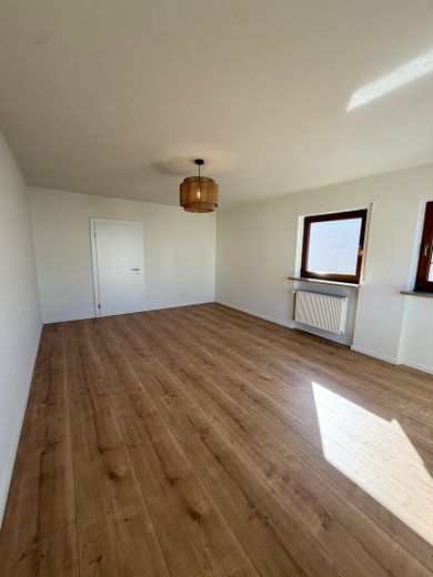 منزل شبه منفصل مُجدّد بحديقة – 100 م² مساحة سكنية، مرآب في تسيرندورف – Schlafzimmer im 1. OG