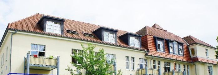 ***EINZIEHEN, WOHLFÜHLEN & ZU HAUSE SEIN*** – 2,5-Zimmer-Wohnung mit großem Balkon im Zentrum von Riesa
