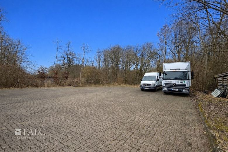 ***Top Gewerbeimmobilie mit Lagerhalle und Büroflächen - perfekt für vielseitige Nutzungskonzepte*** – Stellplatz hinten