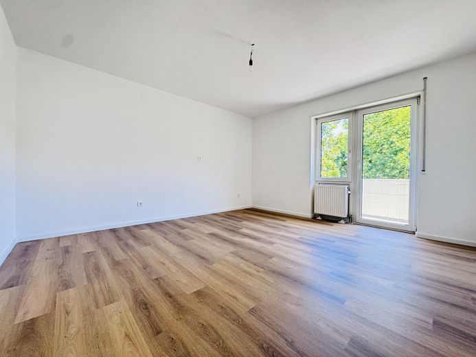 Provisionsfrei: Modernisierte 3-Zimmer-Wohnung mit 2 Balkonen, saniertem Bad und Hobbyraum – Schlafzimmer