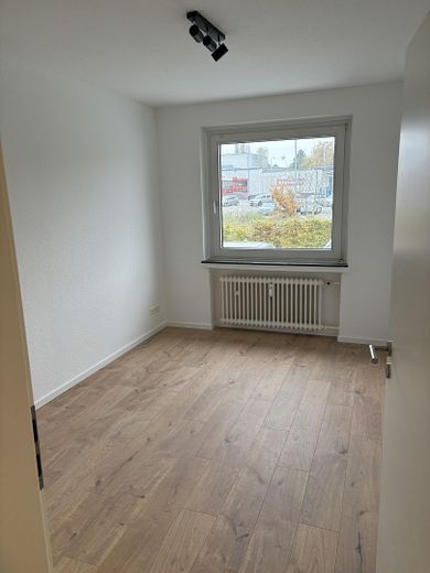 Sanierte 3-Zimmer Wohnung - inkl. EBK – Arbeitszimmer