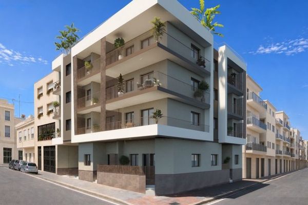 Penthouse apartments with 2 bedrooms, 2 bathrooms, pre-installation for air conditioning and communal pool only 500 m from the beach