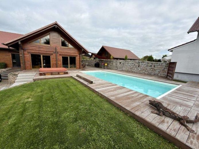 Exklusives Chalet-Holzhaus mit Salzpool, Sauna & großem Garten in ruhiger Lage von FR-Mothern – Foto 1