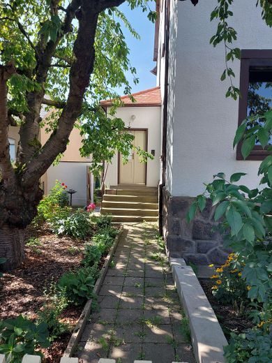STILVOLLE VILLA - 3 Wohnungen – RENOVIERT - Heizung NEU – Foto 5