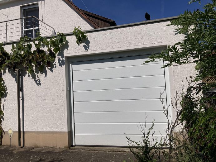 Garagentor zum Garten