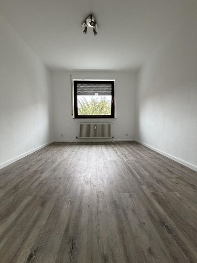 Modernisierte 4,5 Zimmer Wohnung mit Balkon, EBK und TG-Box in begehrter Wohnlage von Sindelfingen – Kinderzimmer 1