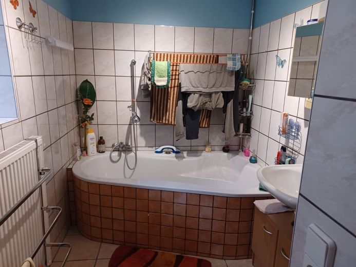 Badezimmer mit Wanne