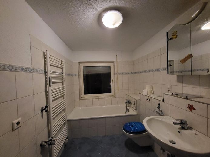 Bad Wohnung  1. OG 