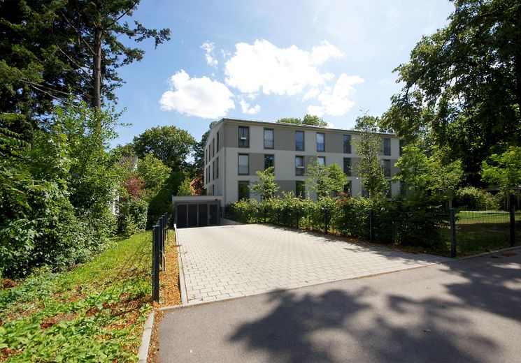 Modernes Loft mit 3,40 m Raumhöhe – Wohnen & Arbeiten in Top-Lage Pasing-Obermenzing – Straßenseite Zufahrt TG