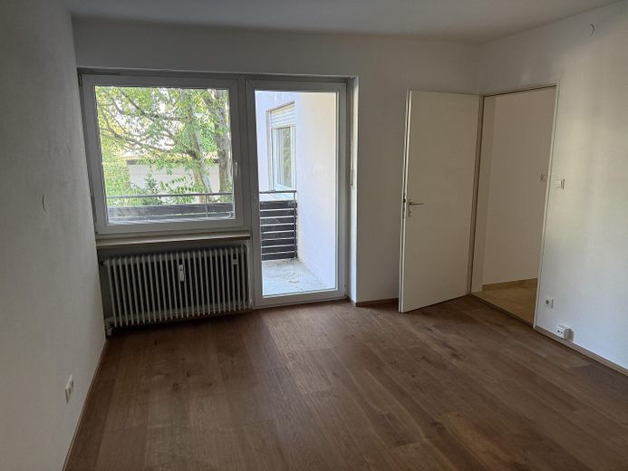 Власний сад площею 314 м²: відремонтована 4-кімнатна квартира у власності з 2 балконами, без комісії – Schlafen/Büro 1