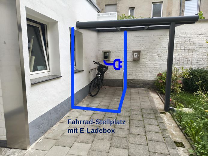 Smart e ristrutturato: trilocale vicino al centro con balcone esposto a sud e posto auto in garage – Fahrradstellplatz m. E-Ladebox