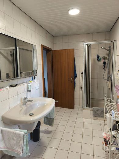 Wunderschöne Wohnung in Bestlage – Bad EG