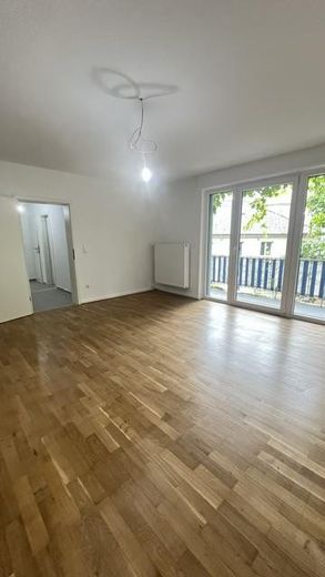 Nähe Wasserturm - sanierte Einzimmerwohnung mit großem Balkon – Zimmer