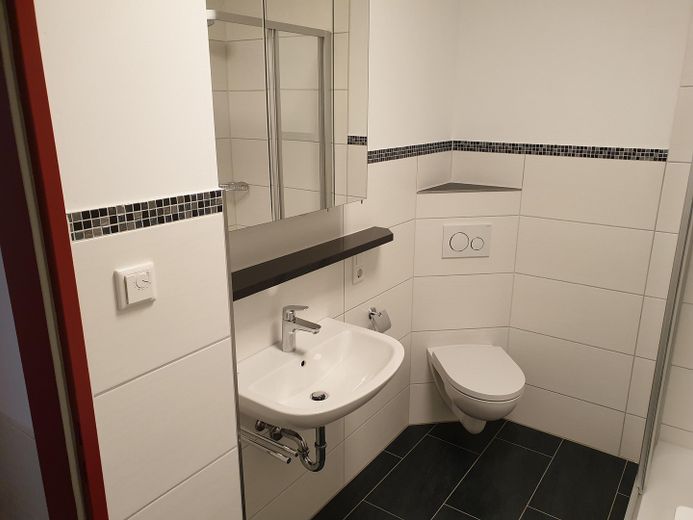 2-room apartment with fitted kitchen in Ingolstadt/Friedrichshofen – Bad