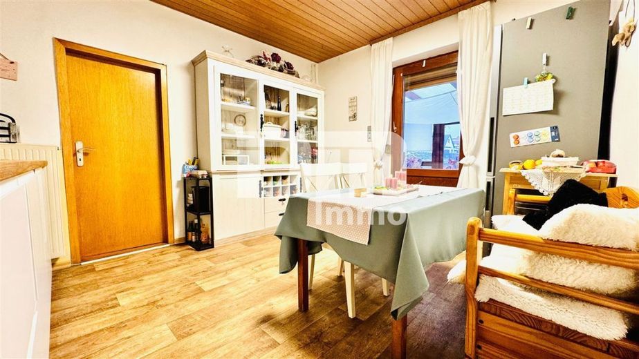 (R)eserviert!Modernisierte DHH mit Anbauten + Garagen in Traumlage – EG Küche / EBK Zugang Wintergarten