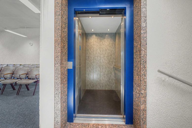 Три рівні, два зали, ваша ідея! 435m² над дахами Пфорцгайма – Aufzug 
