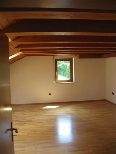 Preissenkung Mehrgenerationenhaus Provisionsfrei VB – Zimmer DG