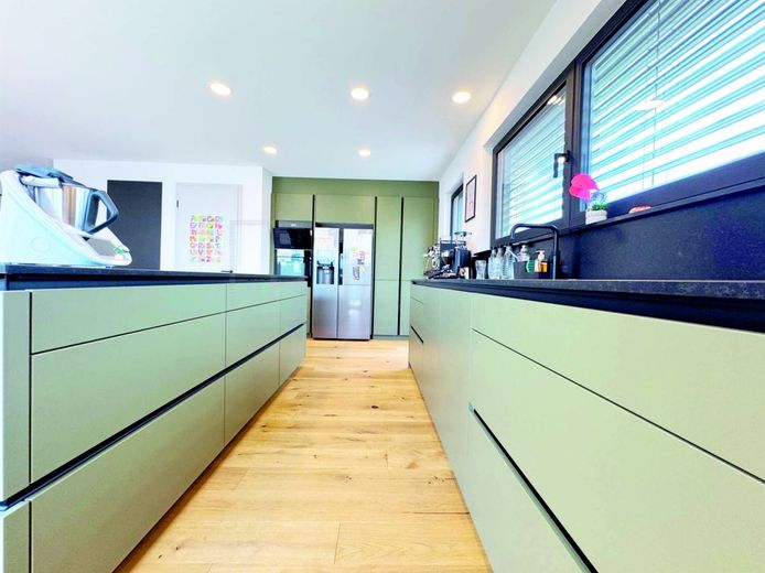 Moderne Stadtvilla mit hochwertiger Ausstattung, Smart Home &amp; PV-Anlage – Küche
