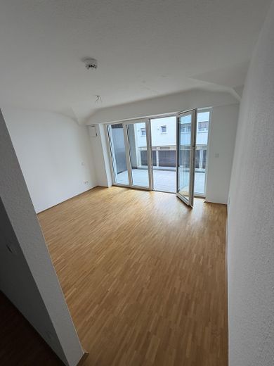شقة مشرقة وواسعة مكوّنة من 3,5 غرف مع تجهيزات راقية في باد ميرغنتهايم – Schlafzimmer