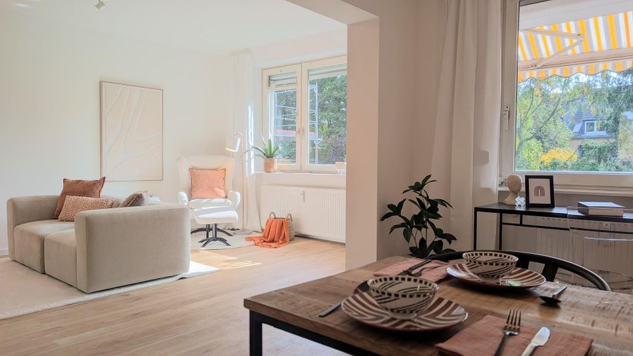 Licht 3-kamerappartement, volledig gerenoveerd, met balkon bij het stadspark en parkeerplaats in de ondergrondse garage – Esszimmer / Büro