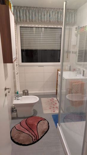 Solide Kapitalanlage: Vermietete 3-Zimmer-ETW mit Loggia &amp; Tiefgaragenstellplatz in Minden! – Badezimmer