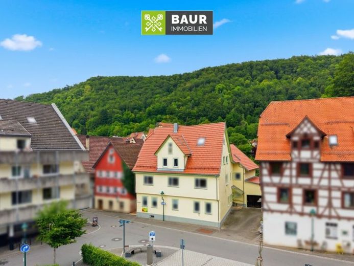 360° | Urokliwe mieszkanie na poddaszu z tarasem na dachu i zaadaptowanym strychem w sercu Blaubeuren – Photo 1