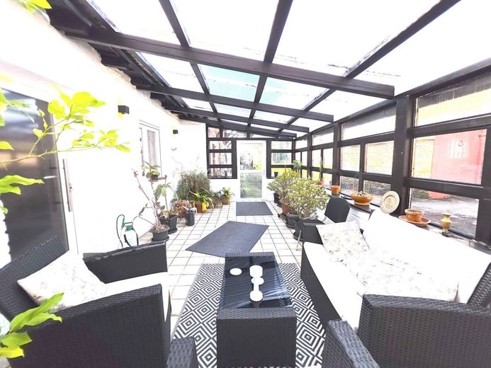 ++ MODERNISIERTE HOFANLAGE + SCHEUNE + STALLUNGEN + GROSSER GARTEN!! ++ – ÜBERDACHTE TERRASSE