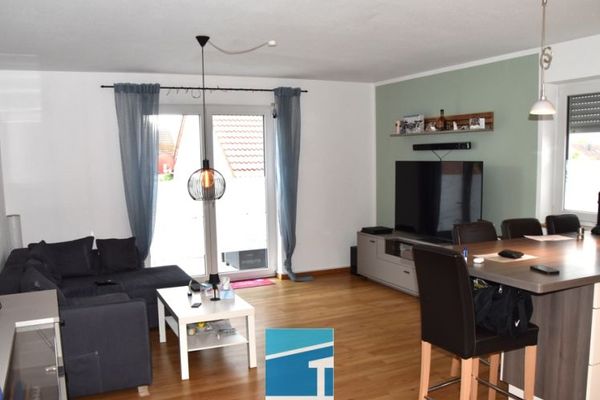 Helle, moderne 2-Zimmer-Wohnung mit Garage und Balkon direkt in Manching!!