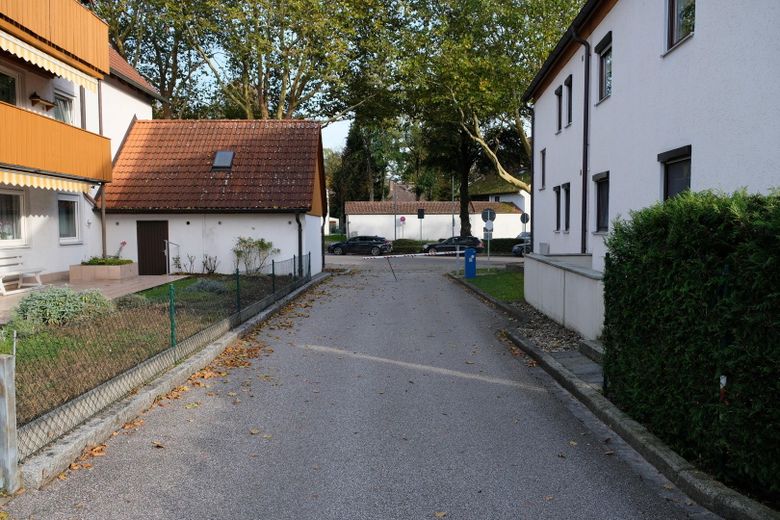 Straße hinter dem Haus (Süd)